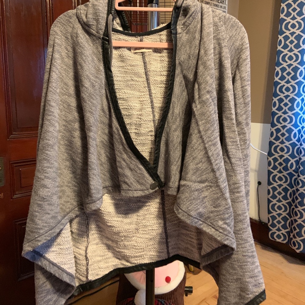 Sweater/poncho